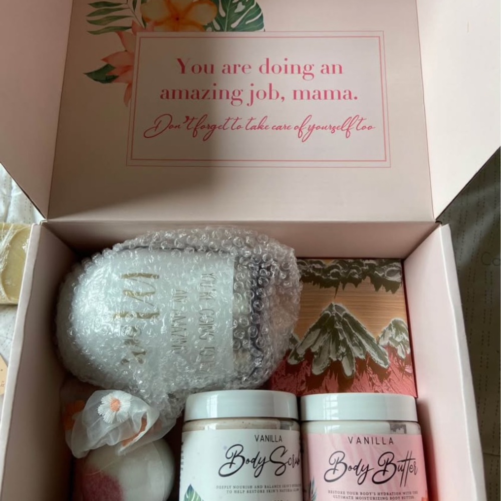 New / soon to be mom gift box -BRAND NEW
